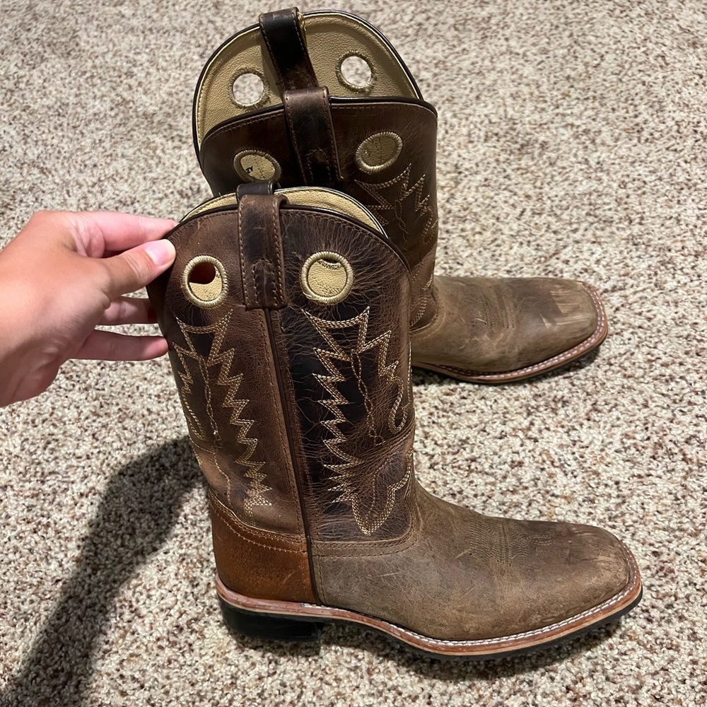 Womens cowboy boots. Worn once